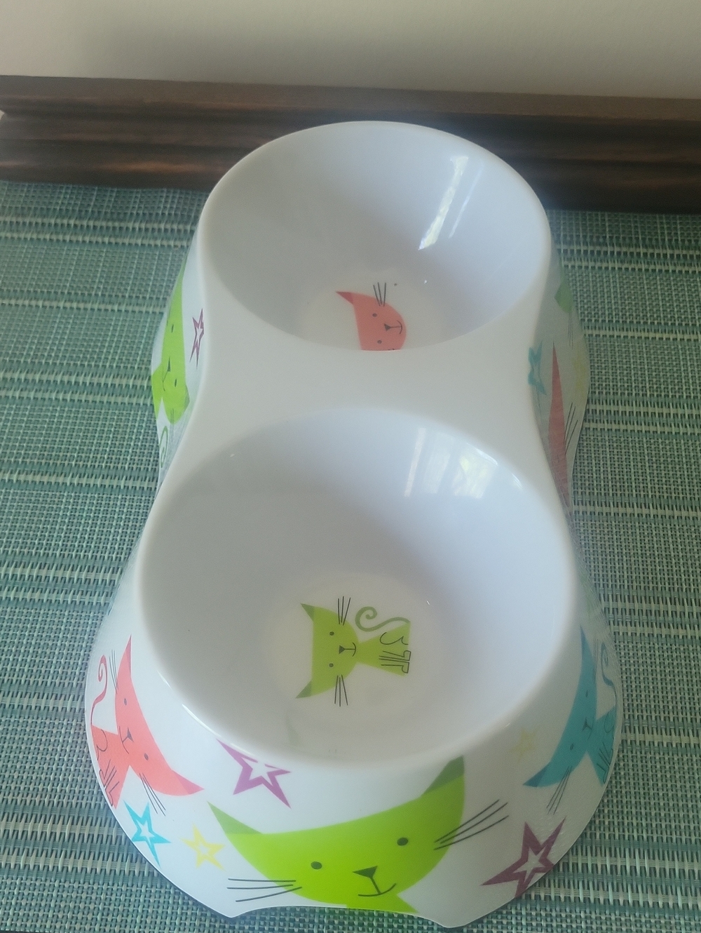 Melamine Cat Double Feeding Bowl with Colorful Cat Pattern. - Picture 2 of 4